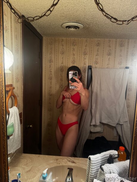 Snugglysweaterof nudes actress photo