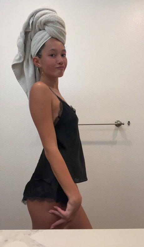 Lilychee hd actress archive