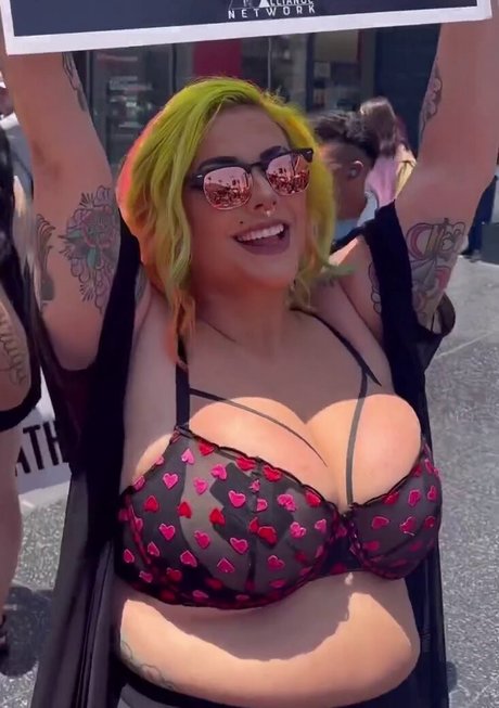 TheZombiUnicorn top model img