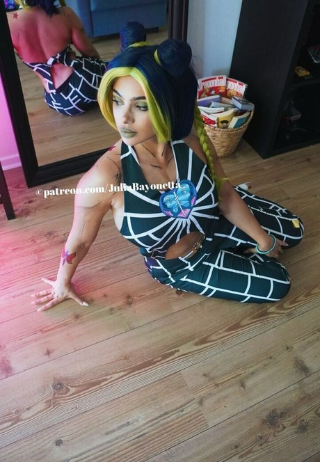 Julia Bayonetta model erotic pics