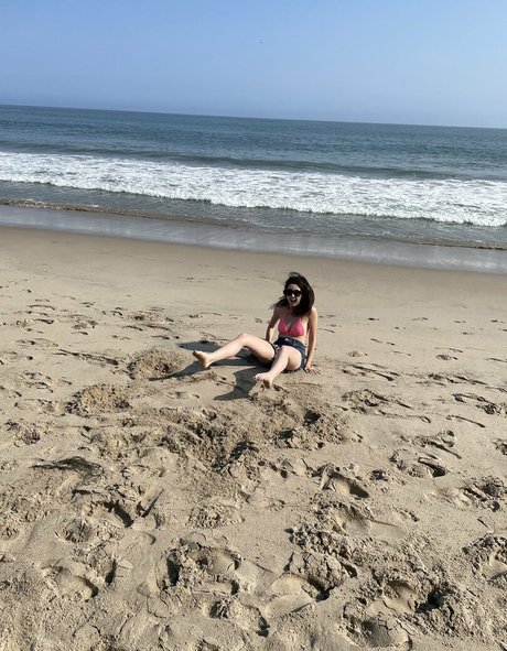 Laura Marano pornstar beautiful pics