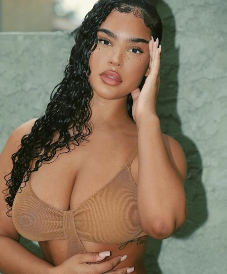 Malaika Terry sexy pornstar archive