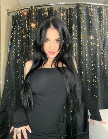 shemale fucks girl onlyfans naked pictures