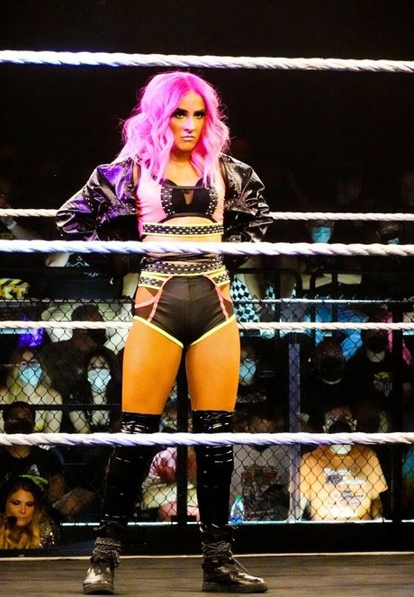 curvy shemale onlyfans best image