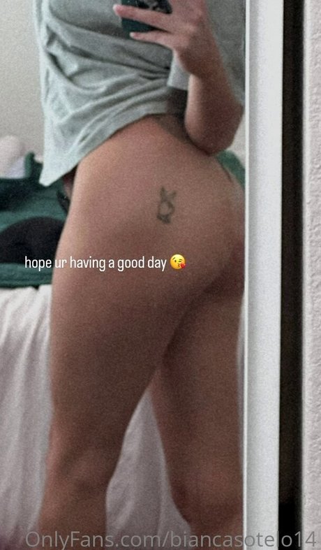 latina shemale onlyfans sexy image