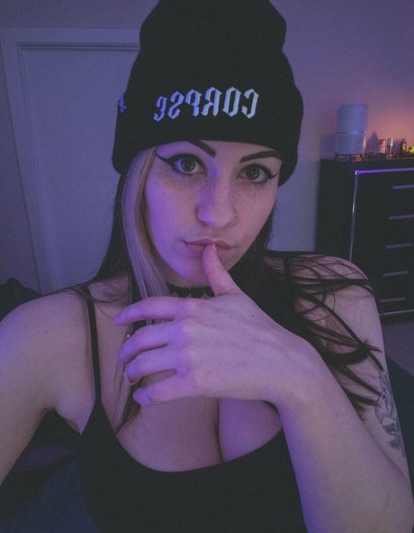 ConcealedBones pornographic actress photo