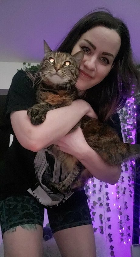 ConcealedBones sexy actress images