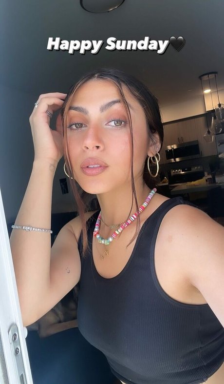 Alondra Delgado hd pornstar image