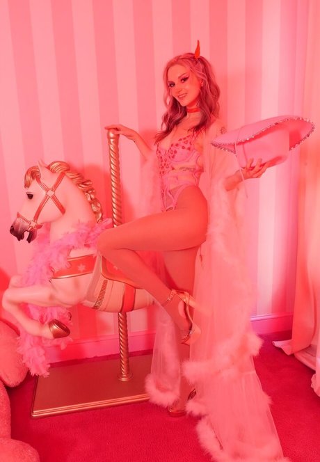 blonde secretary onlyfans sexy nude galleries