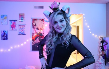 girl next door onlyfans beautiful naked picture