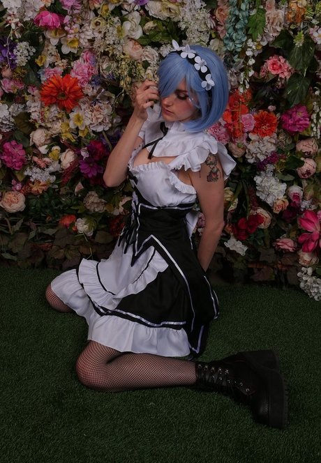 female influencer onlyfans free img