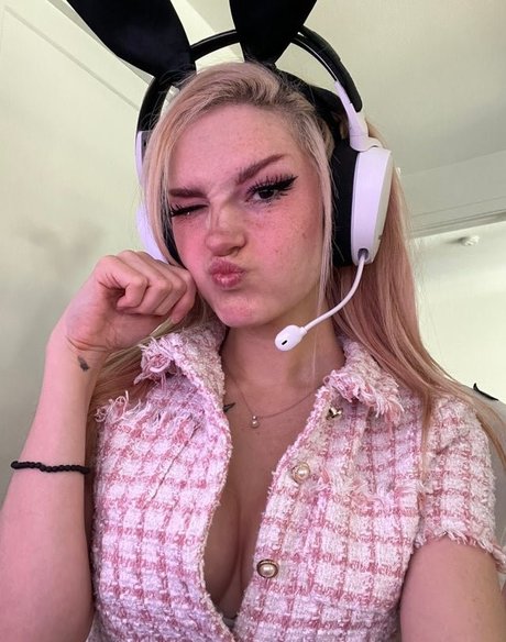 girl on girl onlyfans pornographic archive