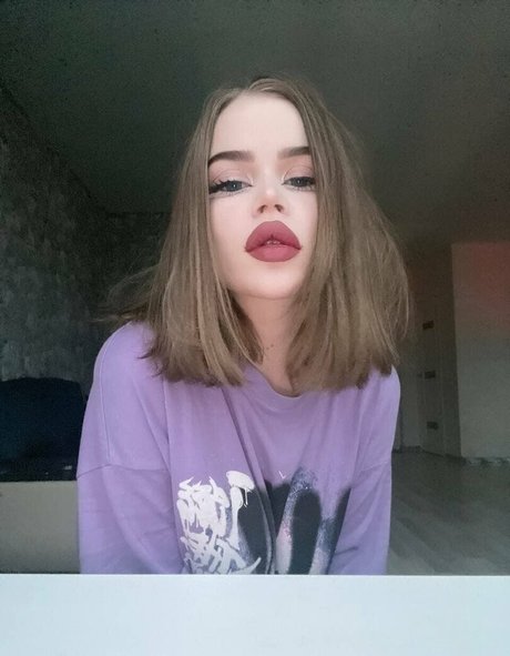 lil ninas pornographic actress picture