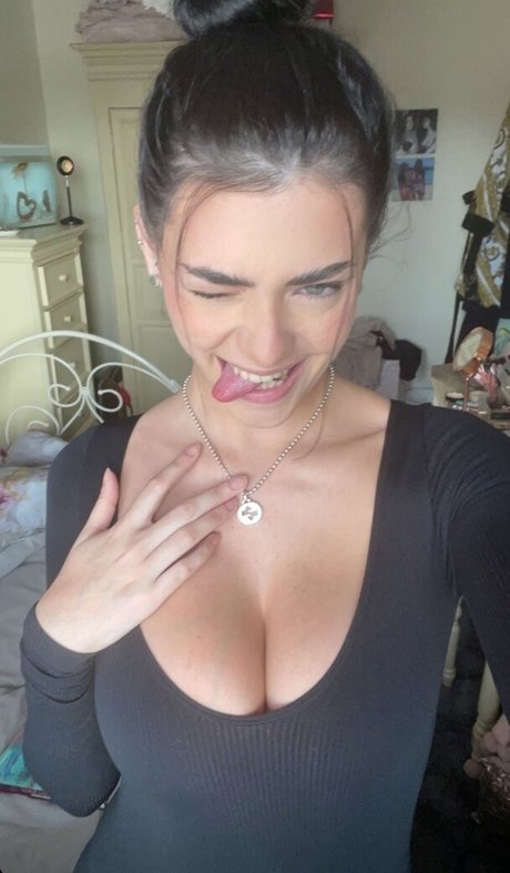 asian influencer onlyfans erotic photo