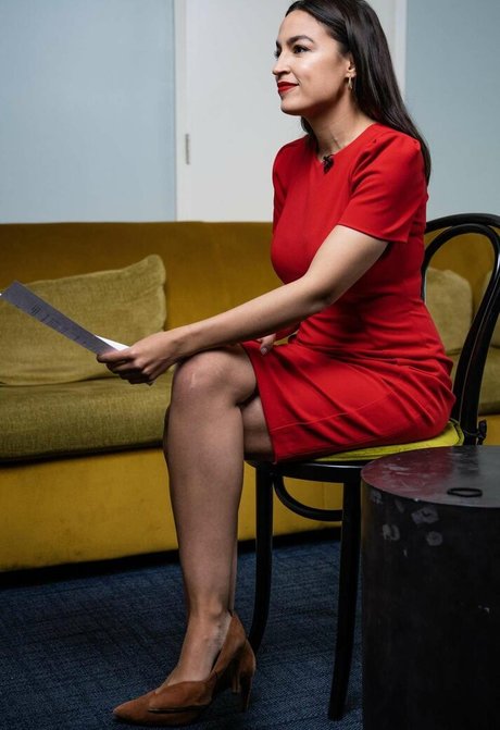 Alexandria Ocasio Cortez star hd pics