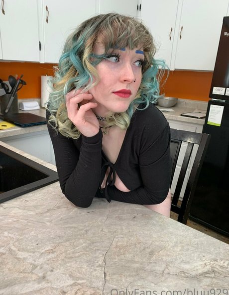 bluu929 xxx star galleries