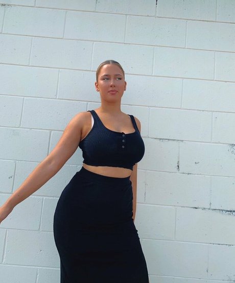 slut milf onlyfans art nude photo