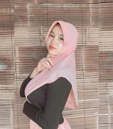 Elvara Caliva sex actress galleries