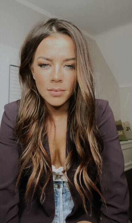 blonde hairy pussy onlyfans top picture