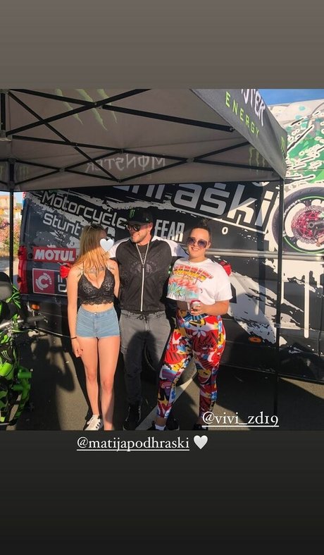 suzizvonar star naked pics