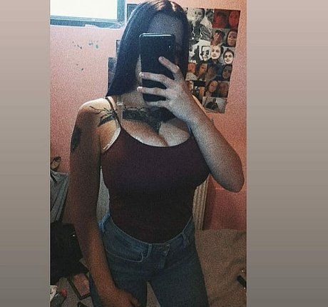 suzizvonar sex model photo