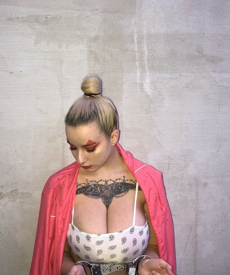 pointy tits onlyfans pornos pic