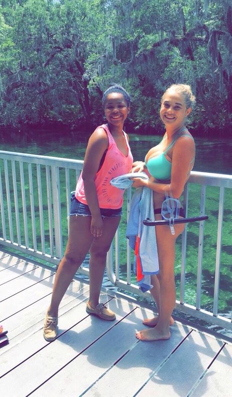 Schuyler Thornton nude actress photos