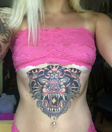 Alliekazam model adult archive