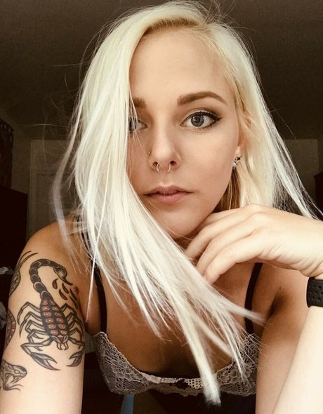 Alliekazam adult actress image