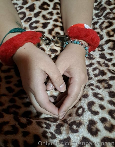 anbabymoon model erotic photo