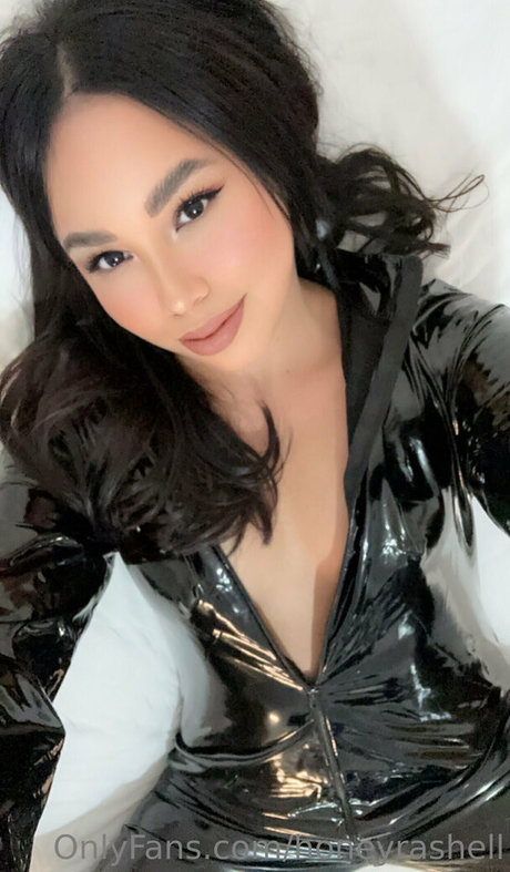 teen tits onlyfans top picture