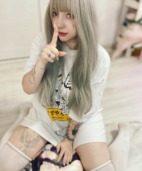 Sphtyx naked actress gallery