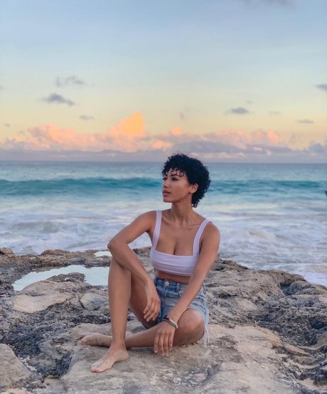 Andy Allo sex star photos