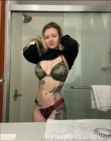 Shelby Dueitt naked star img