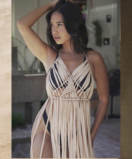 Emily Tosta high quality model photos