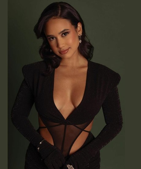 Emily Tosta perfect pornstar pics