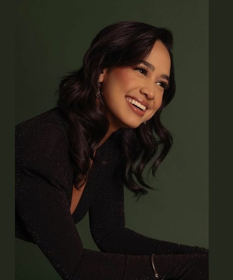 Emily Tosta star free image