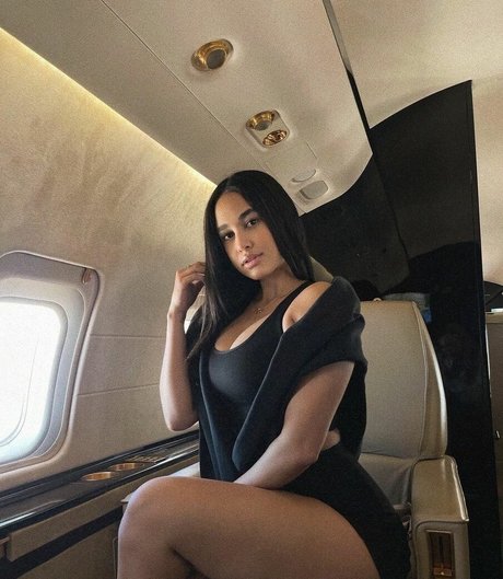 Emily Tosta star perfect img