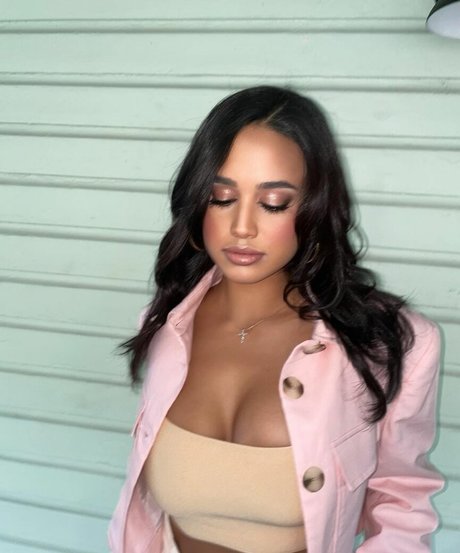 Emily Tosta nude star image