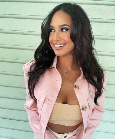 Emily Tosta star naked archive