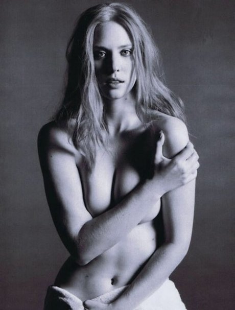 Deborah Ann Woll nudes actress img