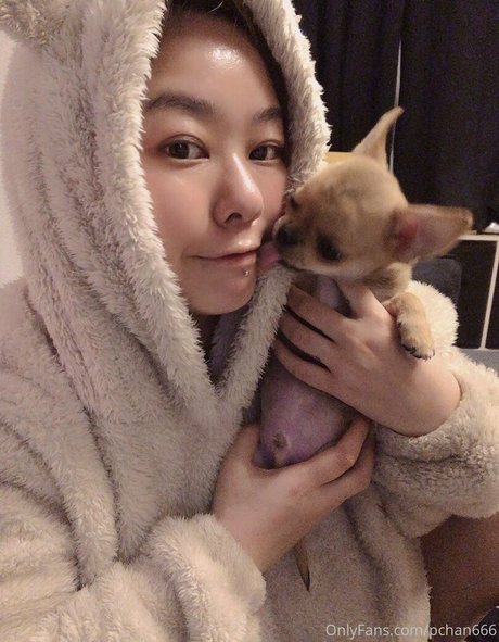 female influencer onlyfans pretty picture