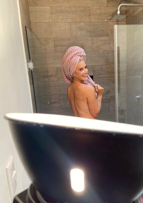 Tania Riquenes pornstar top images