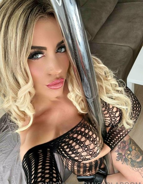 pointy tits onlyfans nude picture