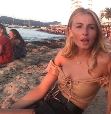 Leah Williamson top model gallery