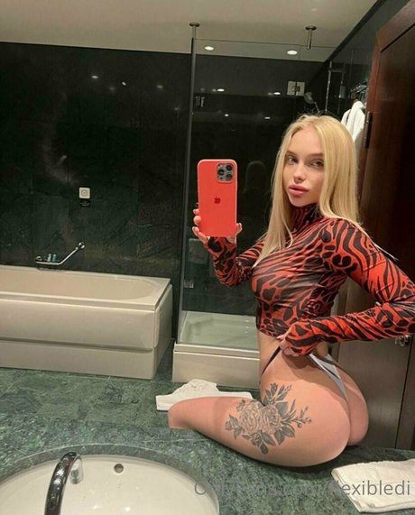 Flexibledi pornographic star pic