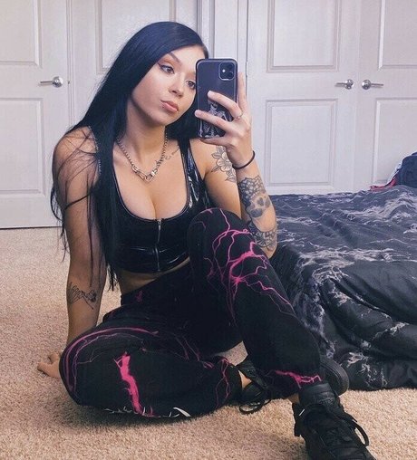 Cora Jade model hot pictures