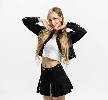 athletic milf onlyfans nude archive