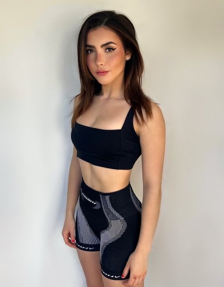 BotezLive xxx pornstar img