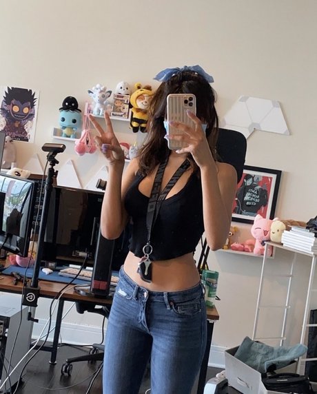 milf handjob onlyfans top images